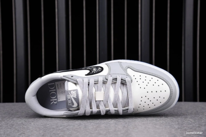 Rep LUCY JORDAN DR X CN8607-002 LOW box) 1 (DR OG shoe 0814